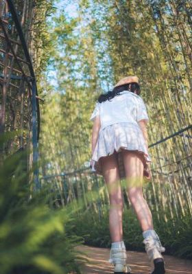 在厨房乱子伦对白